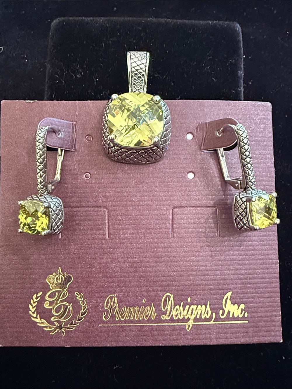 Premier Designs Citrine Yellow Green Pendant Necklace,Earrings Silvertone